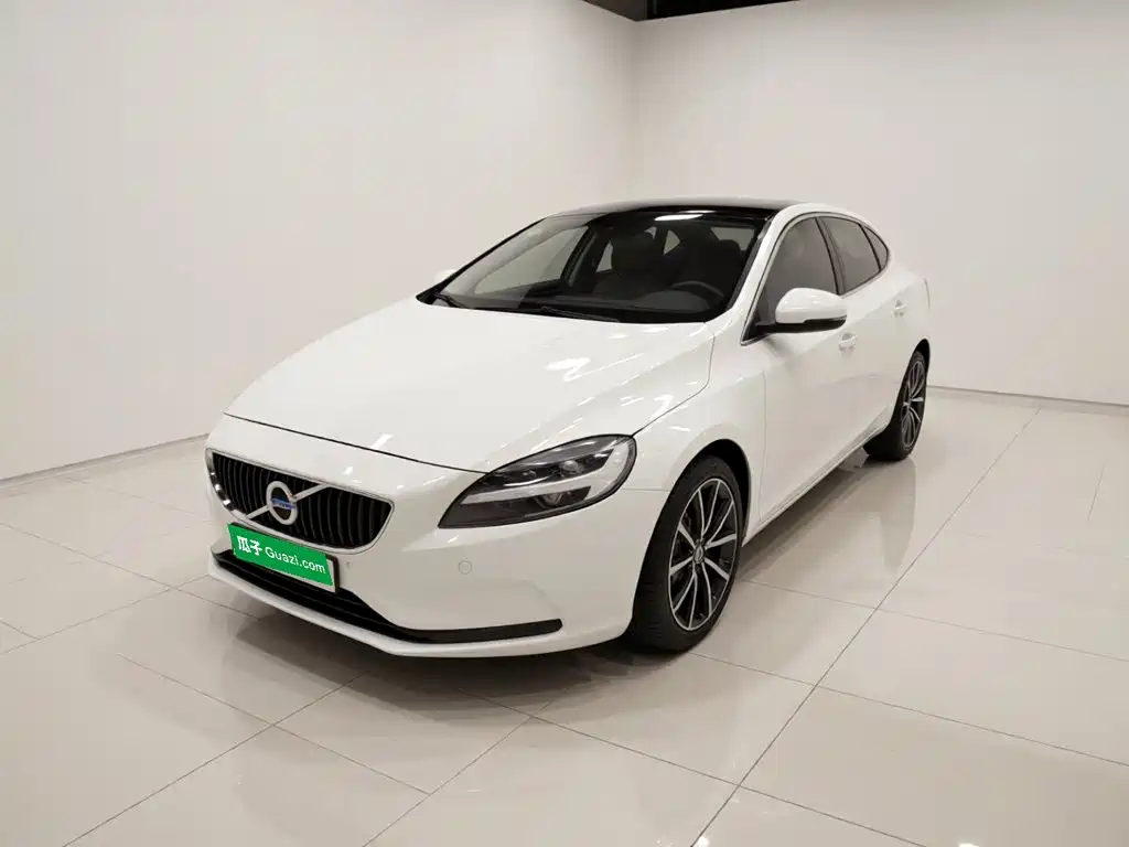 Volvo V40 2018 2017 T3 R-Design