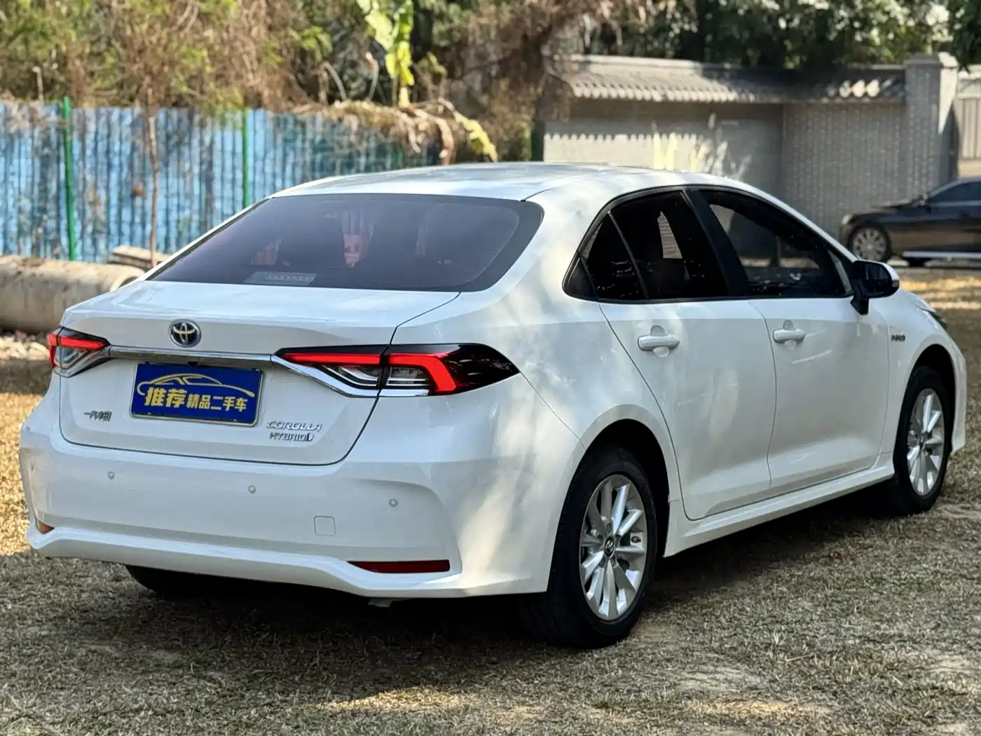 Toyota Corolla 2021 Hybrid 1.8L E-CVT Elite Edition фото 14