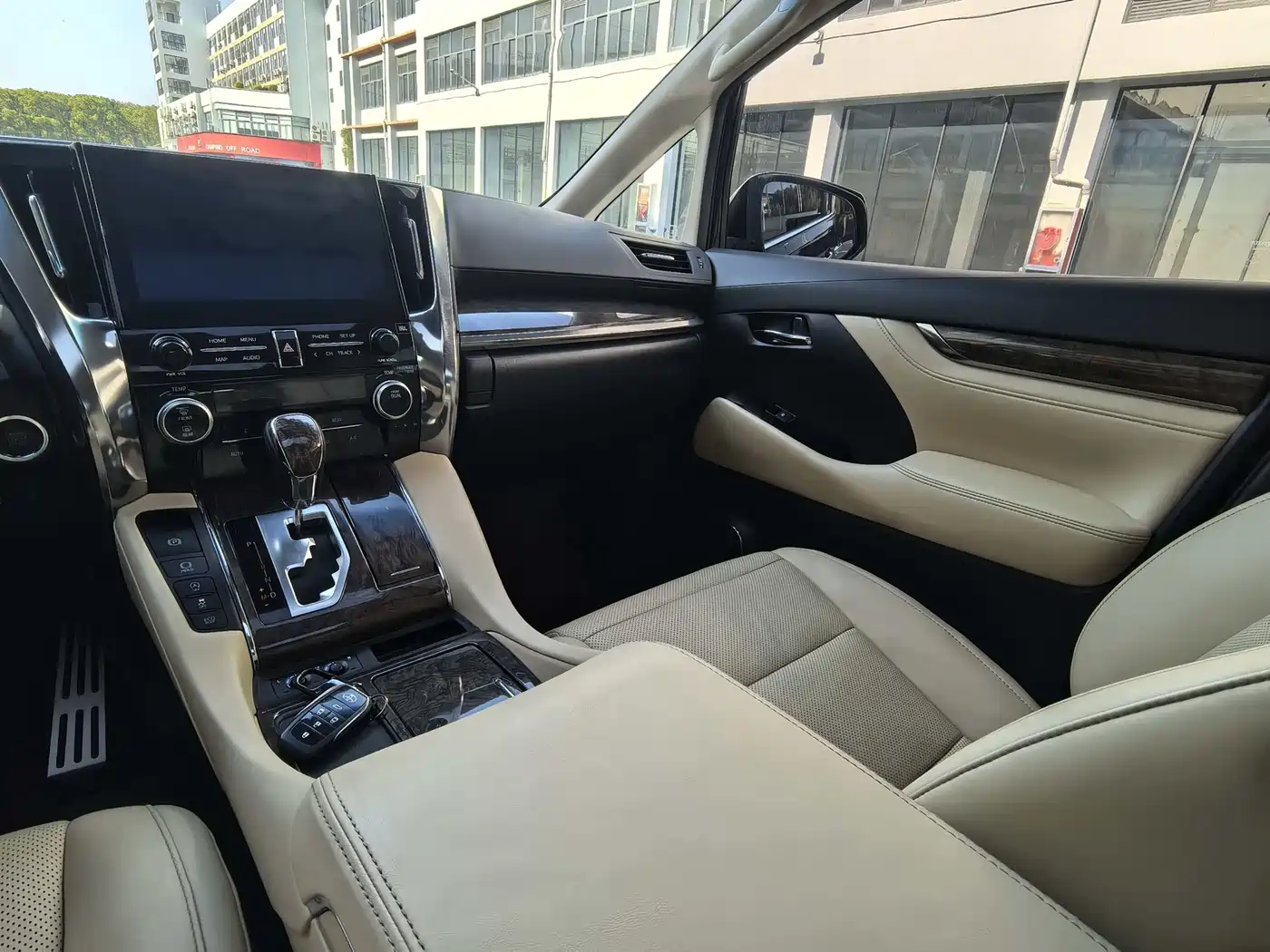 Toyota Alphard 2018 3.5L Premium фото 12