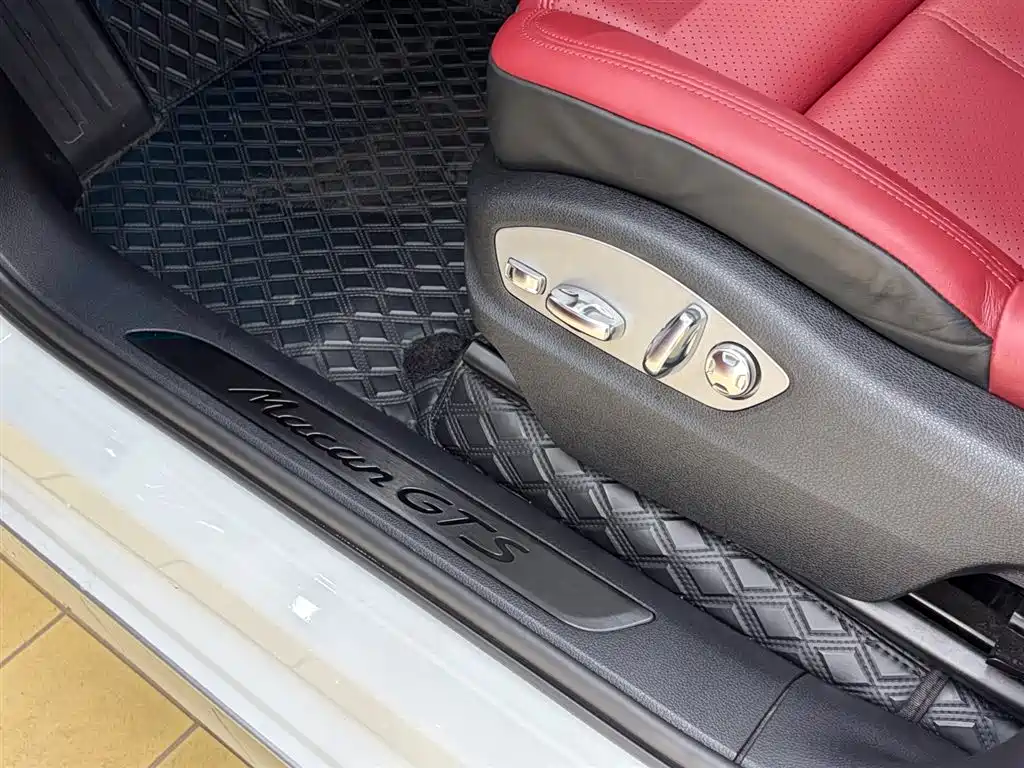 Porsche Macan 2023 Macan GTS 2.9T фото 9