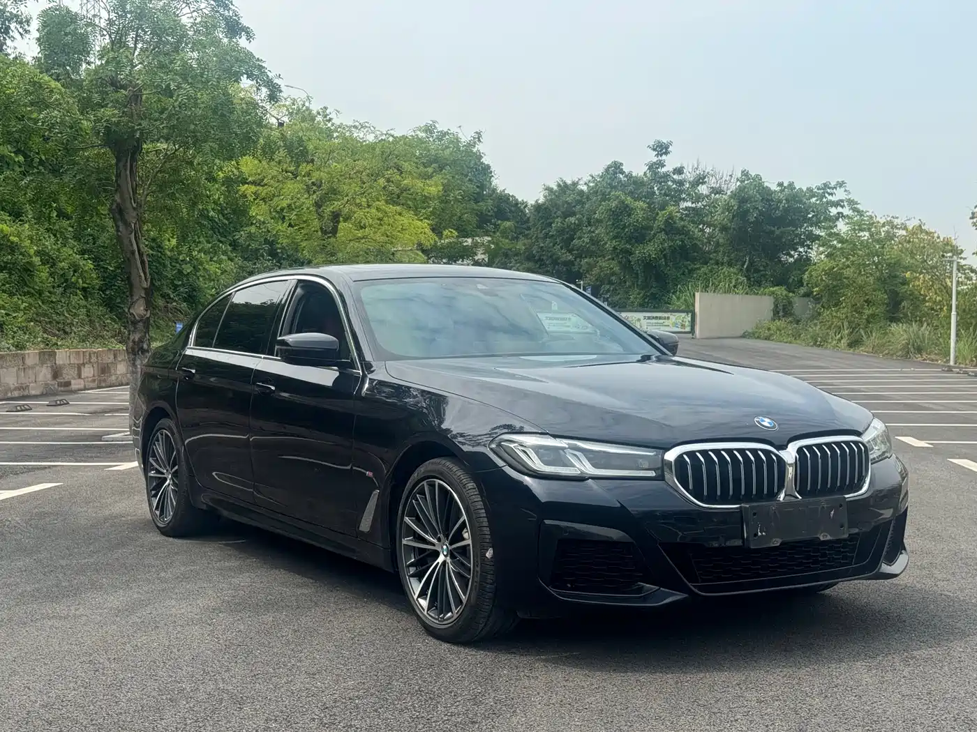 BMW 5 Series 2022 530Li Leading M Sport Package фото 3
