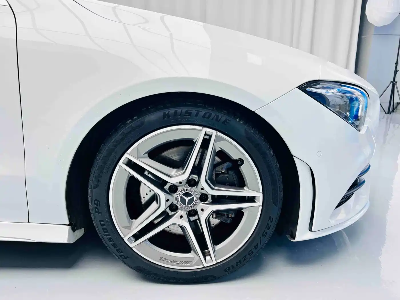 Mercedes-Benz CLA (Import) 2020 CLA 200 фото 4