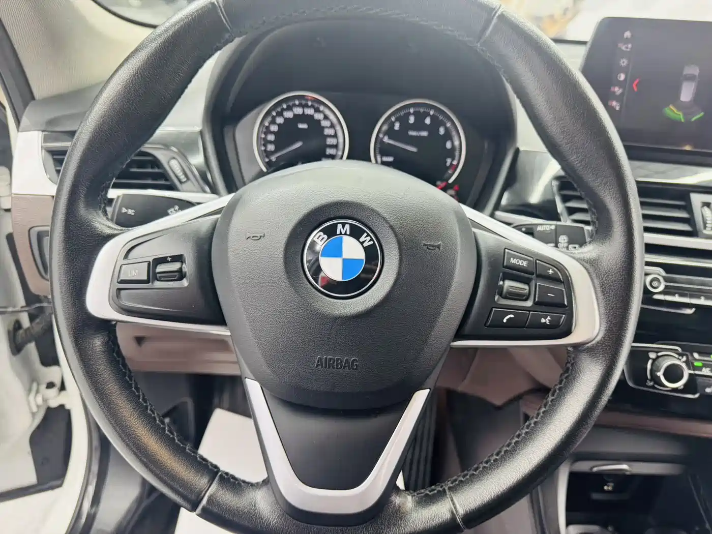 BMW X1 2022 sDrive20Li Fashion фото 9