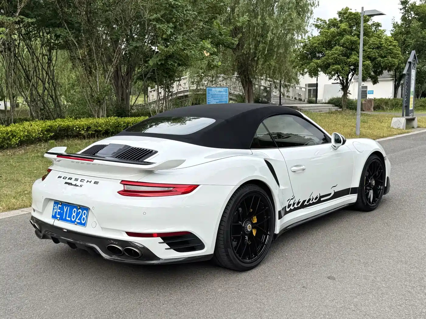 Porsche 911 2016 Turbo S Cabriolet 3.8T фото 4