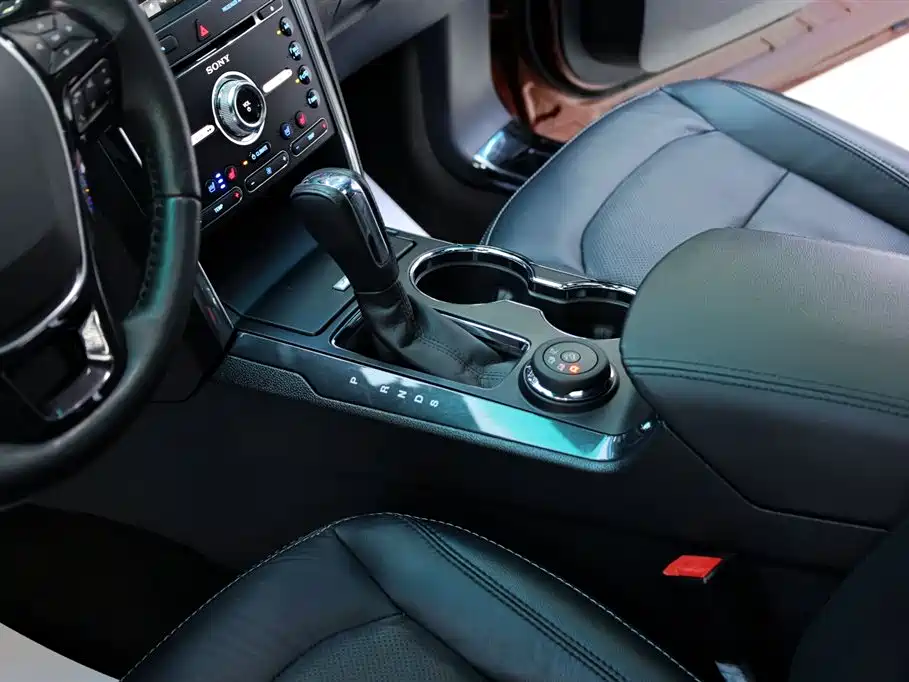 Ford Explorer (Import) 2016 3.5T Platinum Edition фото 24