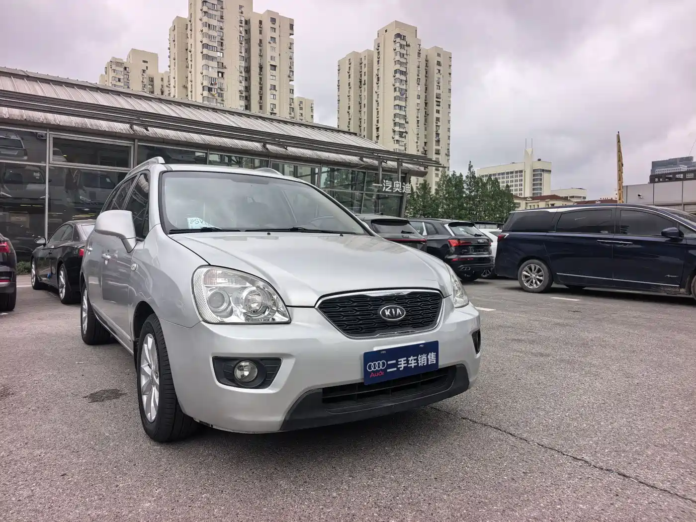 Kia Carens 2011 2.0L 7-Seater Automatic Luxury фото 3