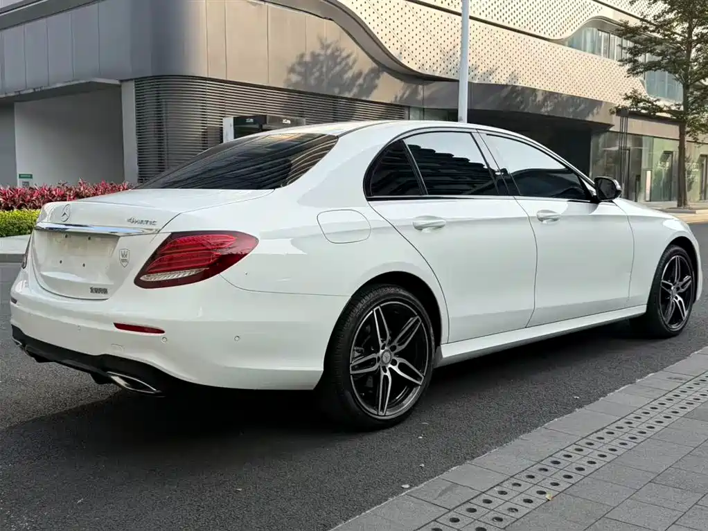 Mercedes-Benz E-Class 2017 E 200 Sport 4MATIC фото 3