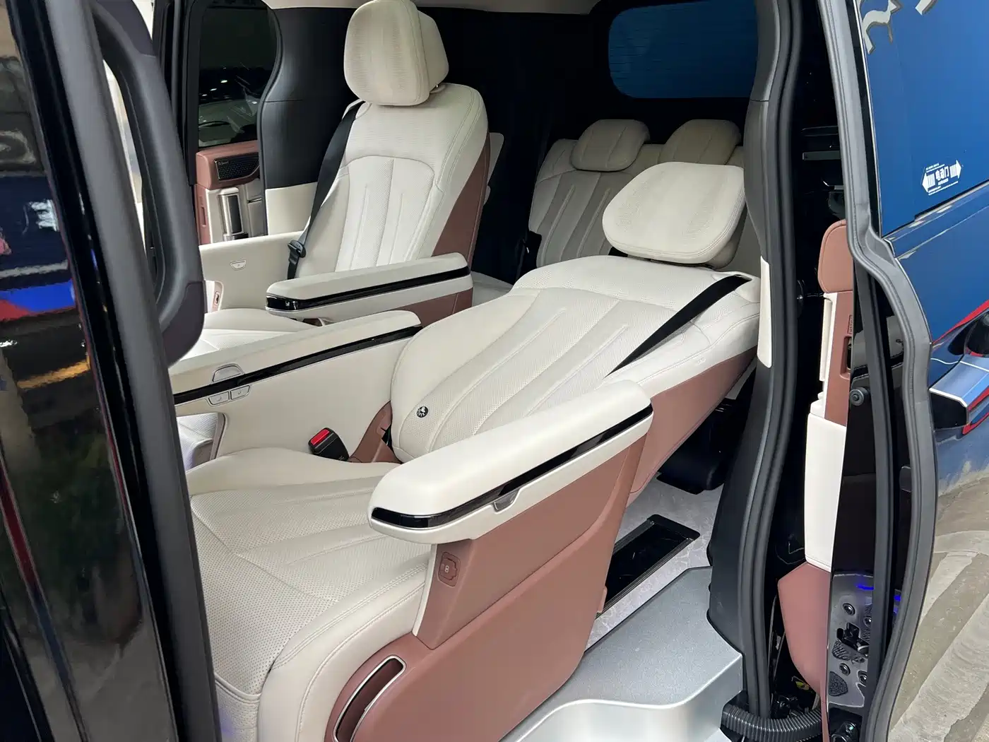 BYD Xia 2025 2025 DM-i 1.5T 180km Excellence