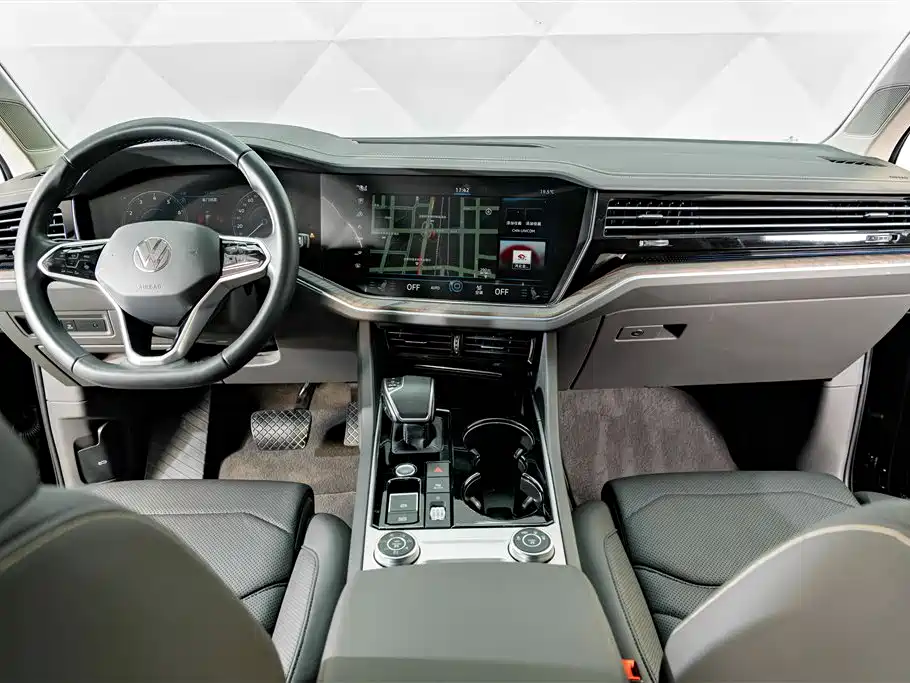 Volkswagen Touareg 2023 2023 3.0TSI R-Line Black Sports Package