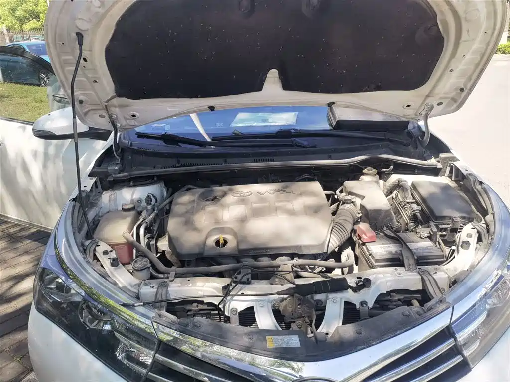 Toyota Corolla 2014 1.6L CVT GL-i фото 11