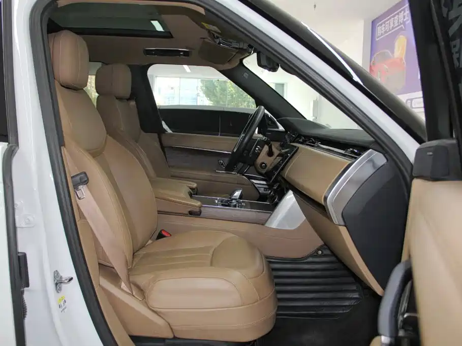 Land Rover Range Rover 2023 2023 3.0 L6 360PS Golden Age Edition