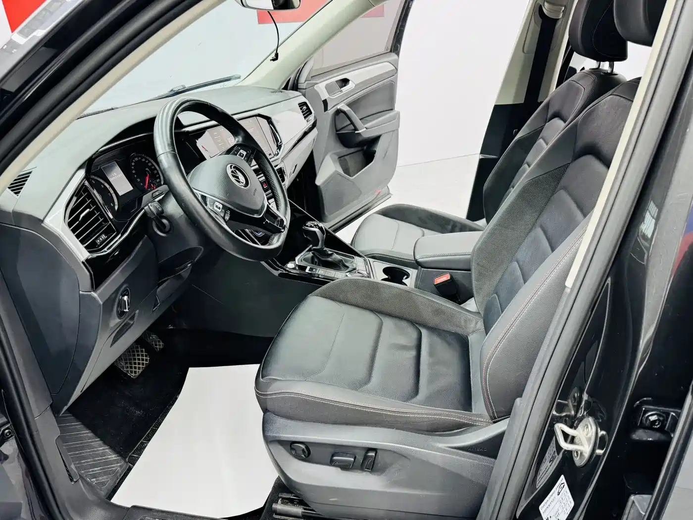 Volkswagen Tayron 2021 280TSI 2WD Luxury Smart Connect фото 4