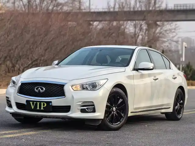 INFINITI Q50L