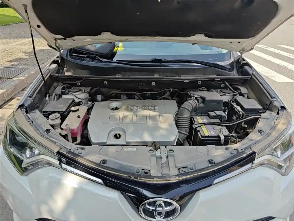 Toyota RAV4 Rongfang 2016 2.0L CVT 2WD Urban (China V) фото 17