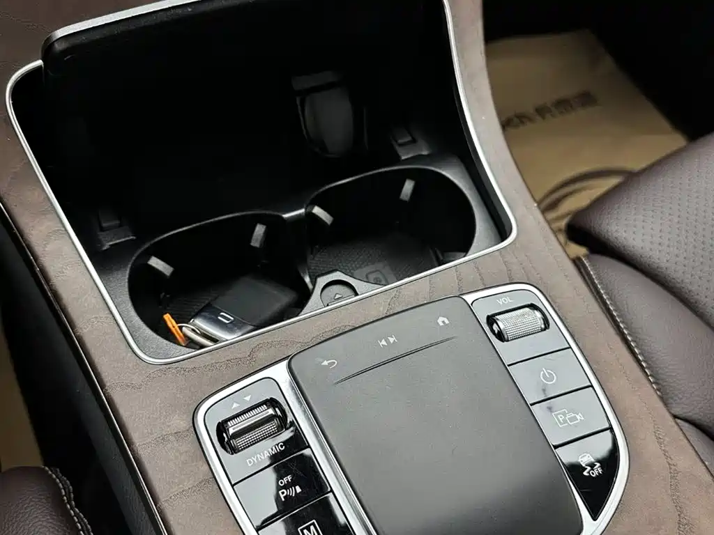 Mercedes-Benz GLC 2022 Facelift GLC 300 L 4MATIC Dynamic Collector's Edition фото 17