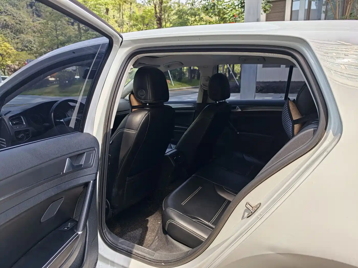 Volkswagen Golf 2015 1.6L Automatic Comfort фото 7
