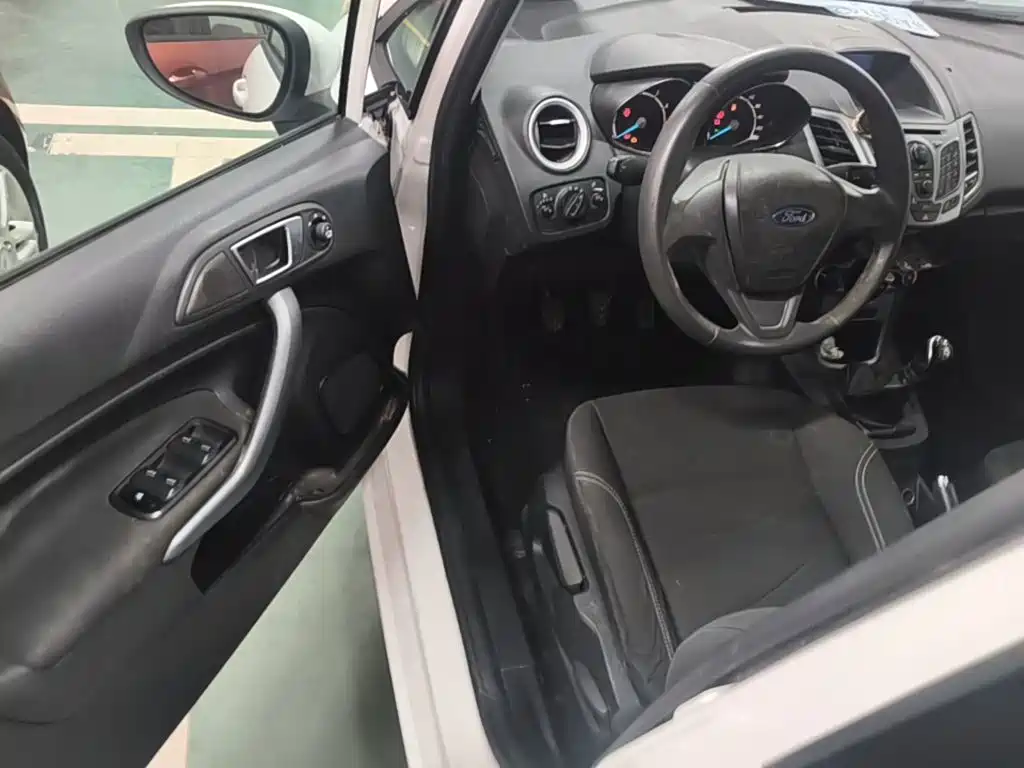 Ford Fiesta 2015 2013 Hatchback 1.5L Manual Fashion