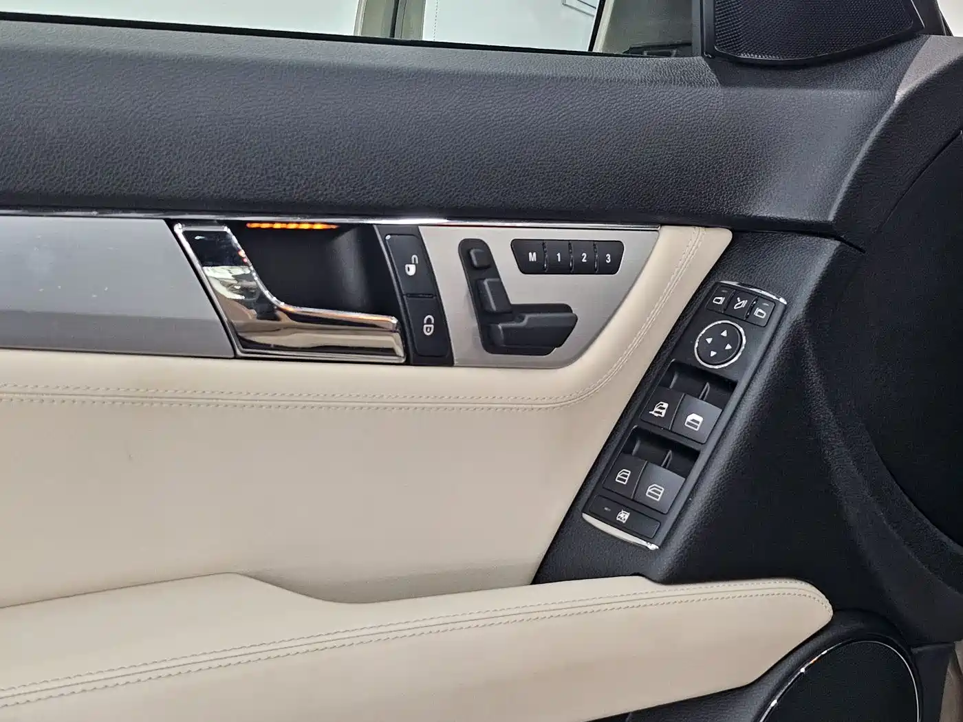 Mercedes-Benz C-Class AMG 2009 AMG C 63 Dynamic фото 8