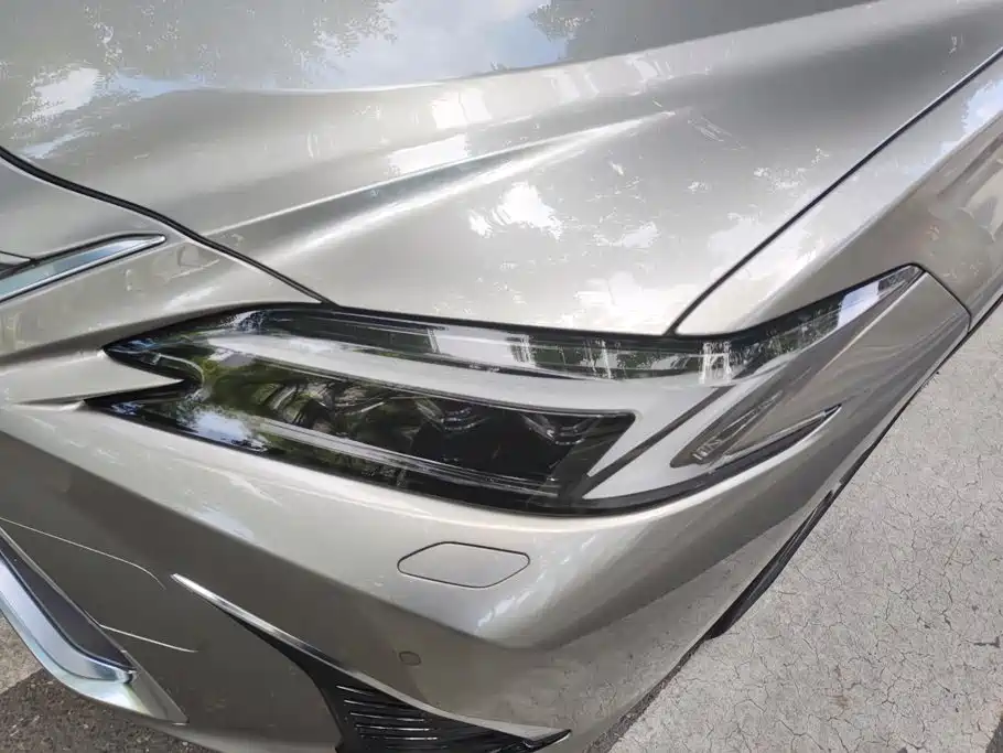 Lexus ES 2025 2025 200 Ultimate Edition
