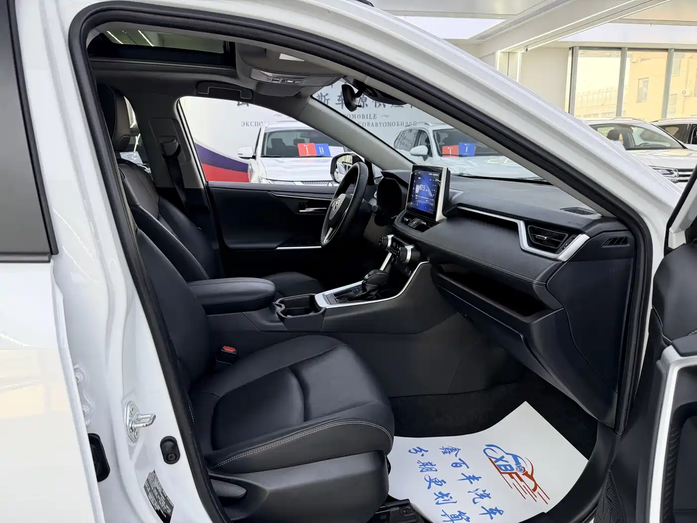 Toyota RAV4 Rongfang 2022 2.0L CVT 2WD Premium Edition фото 6