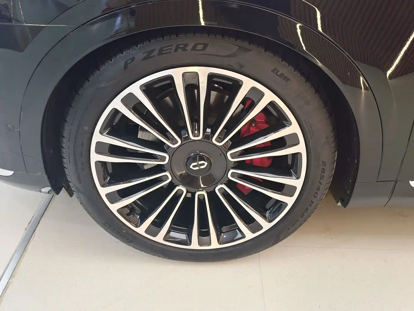 AITO Wenjie AITO M9 2024 Pure Electric Ultra 100kWh 6-Seater фото 3
