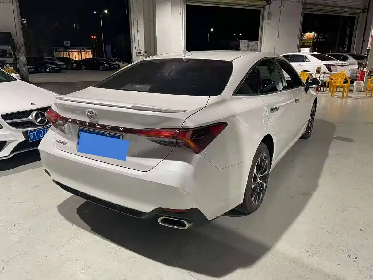 Toyota Avalon 2022 2.0L Progressive Edition фото 2