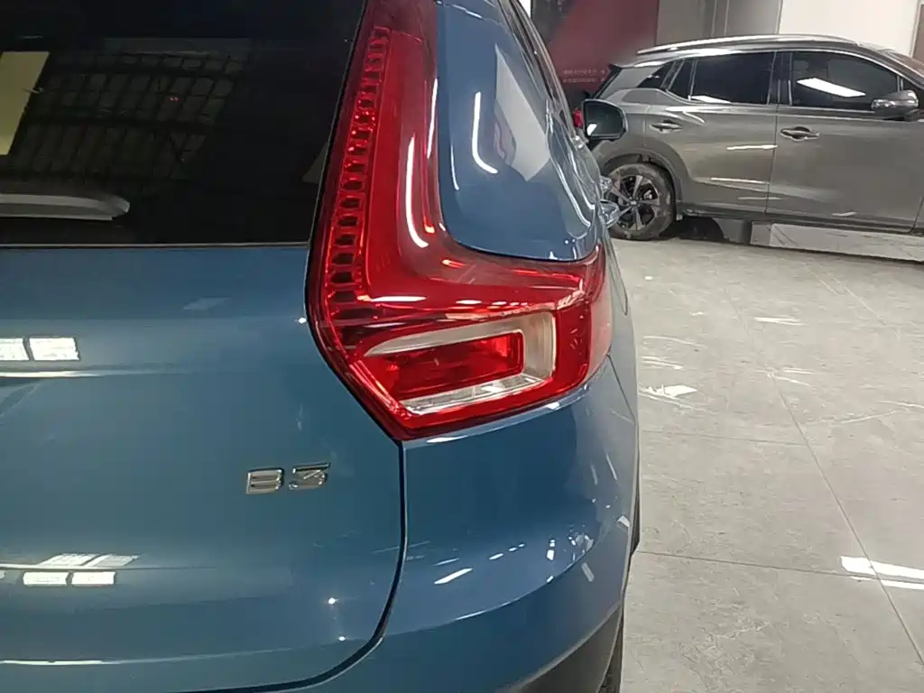 صورة 8 - Volvo XC40