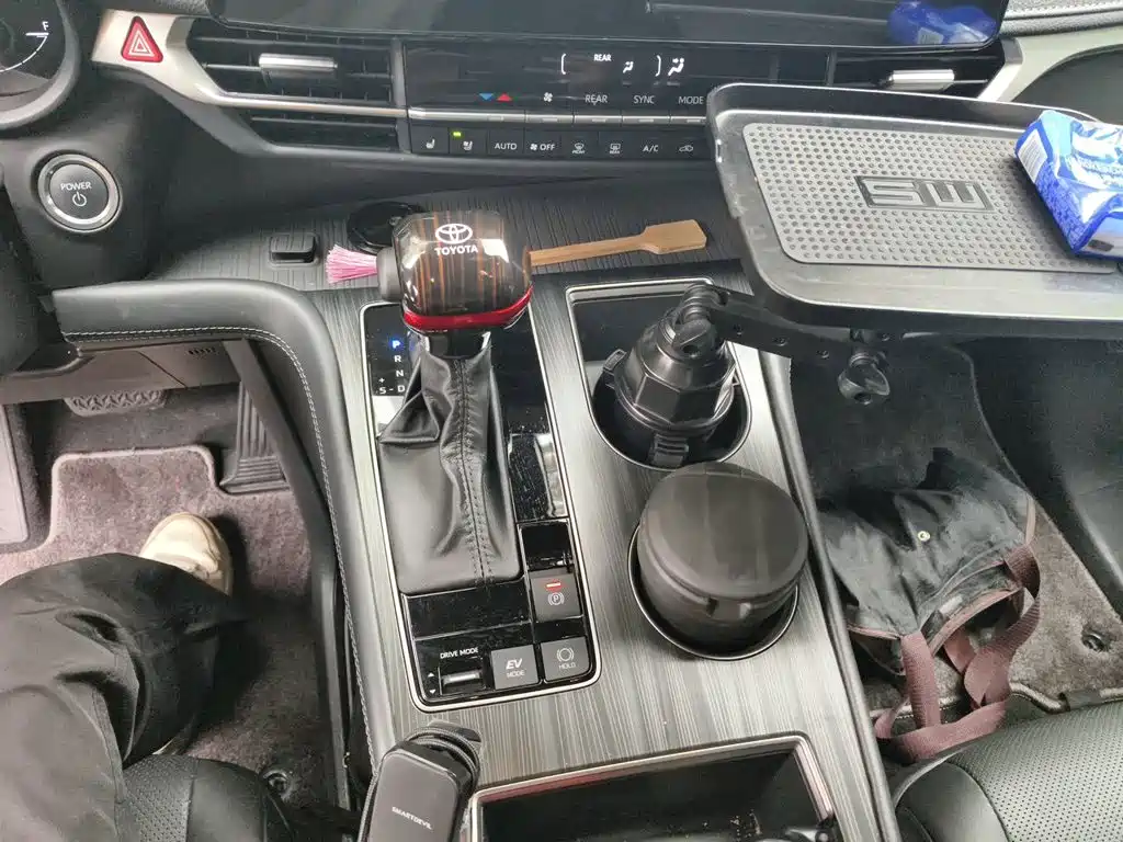 Photo 7 - Toyota Sienna