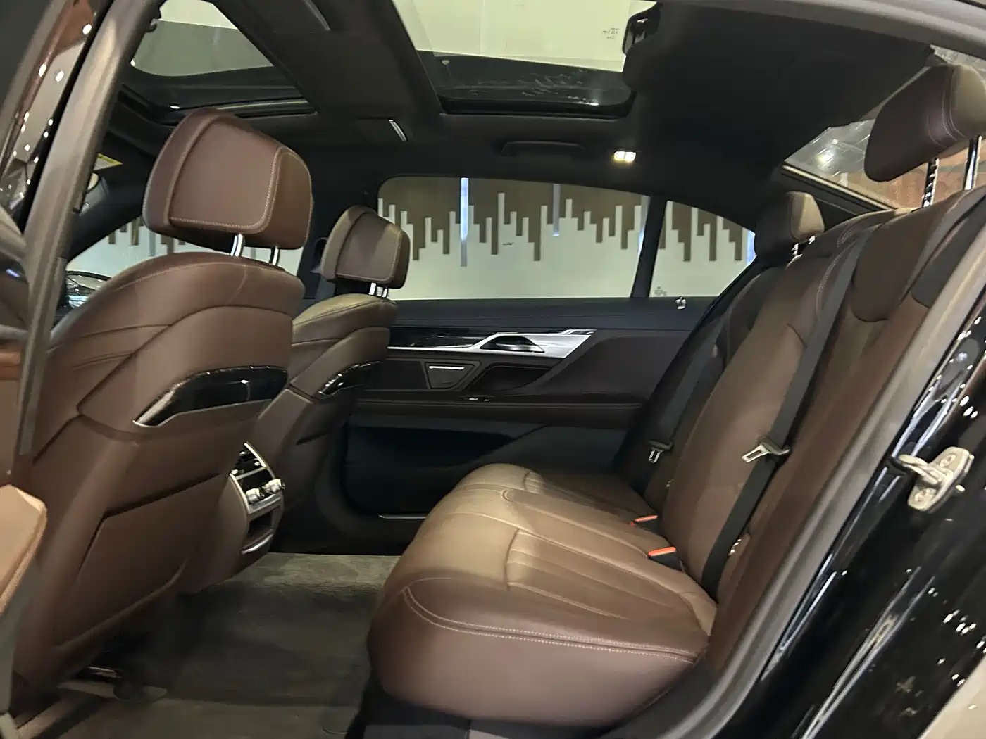 BMW 7 Series 2018 730Li Leading Type M Sport Package фото 19