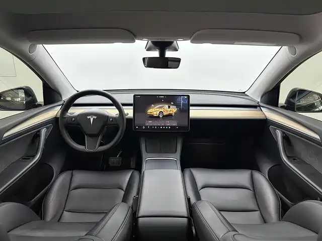 Фото 9 - Tesla Model Y