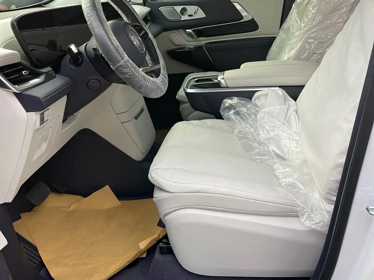 Buick Century 2026 2025 2.0T 7-Seater World Edition