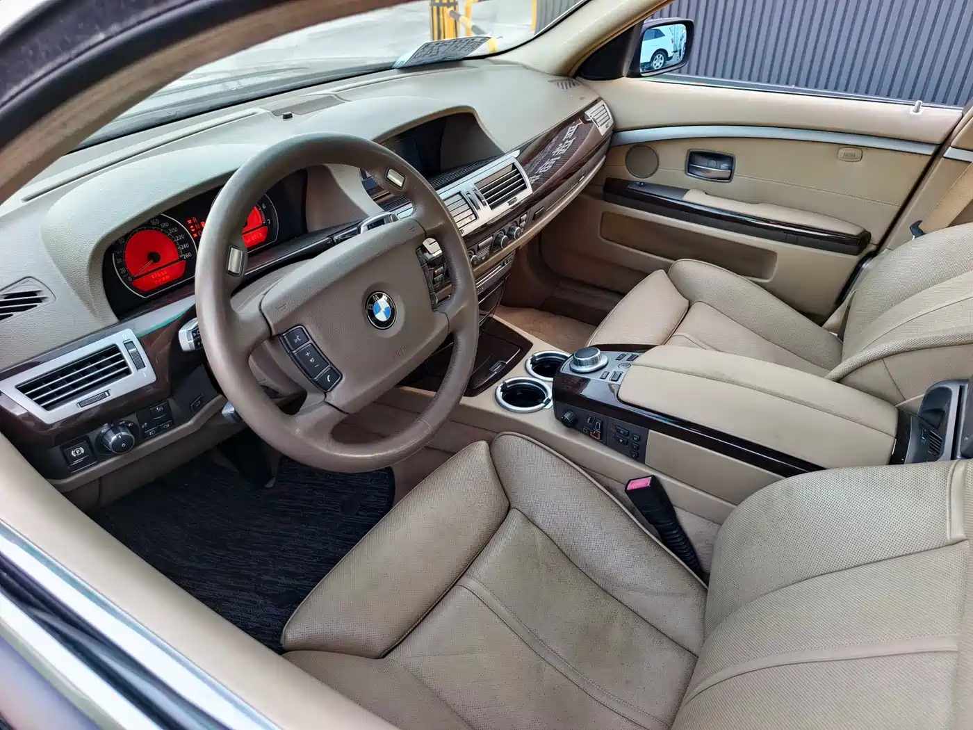 BMW 7 Series 2005 Model 740Li фото 11