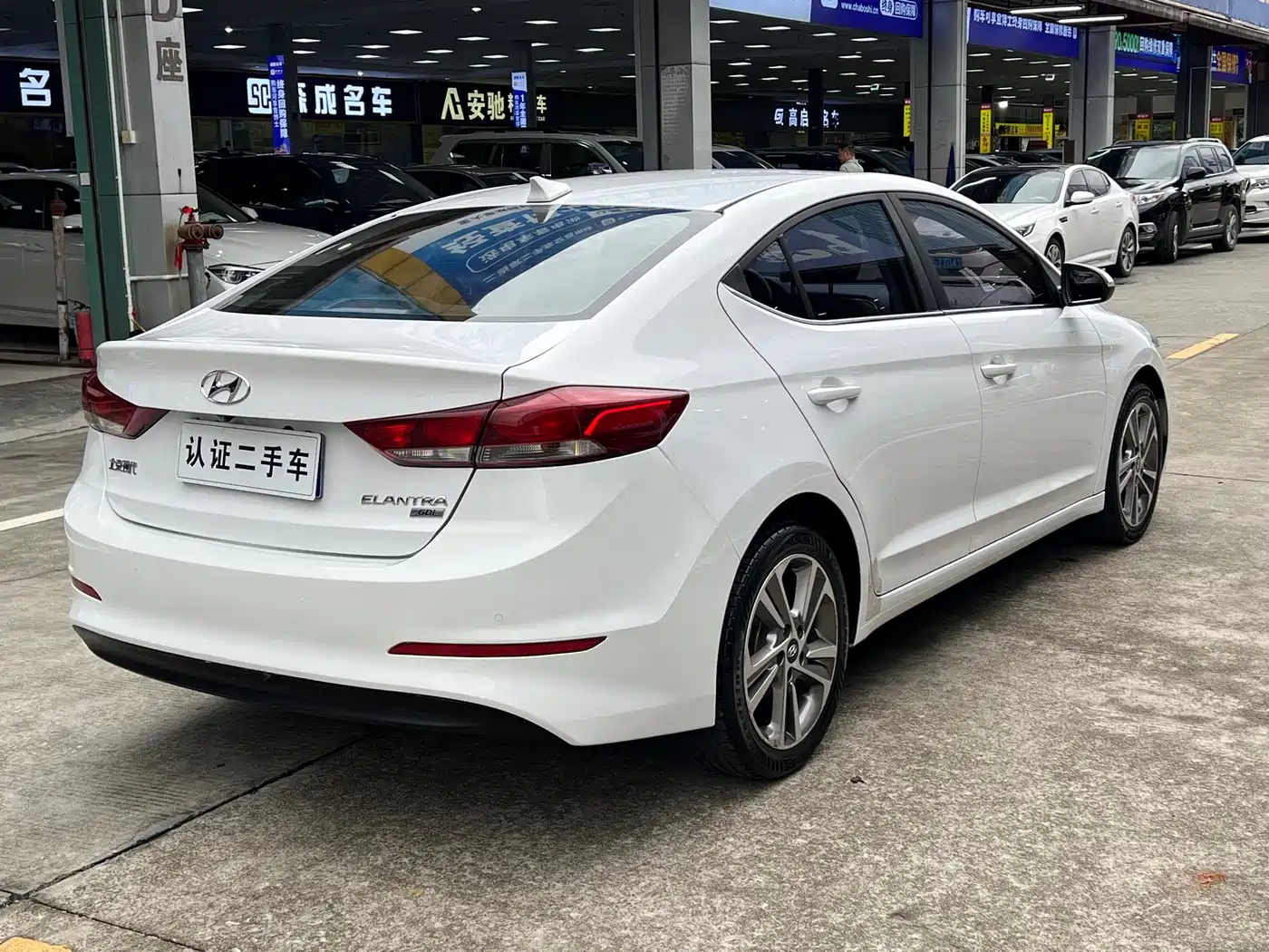 Hyundai Elantra 2016 Model 1.6L Automatic Smart Elite фото 7