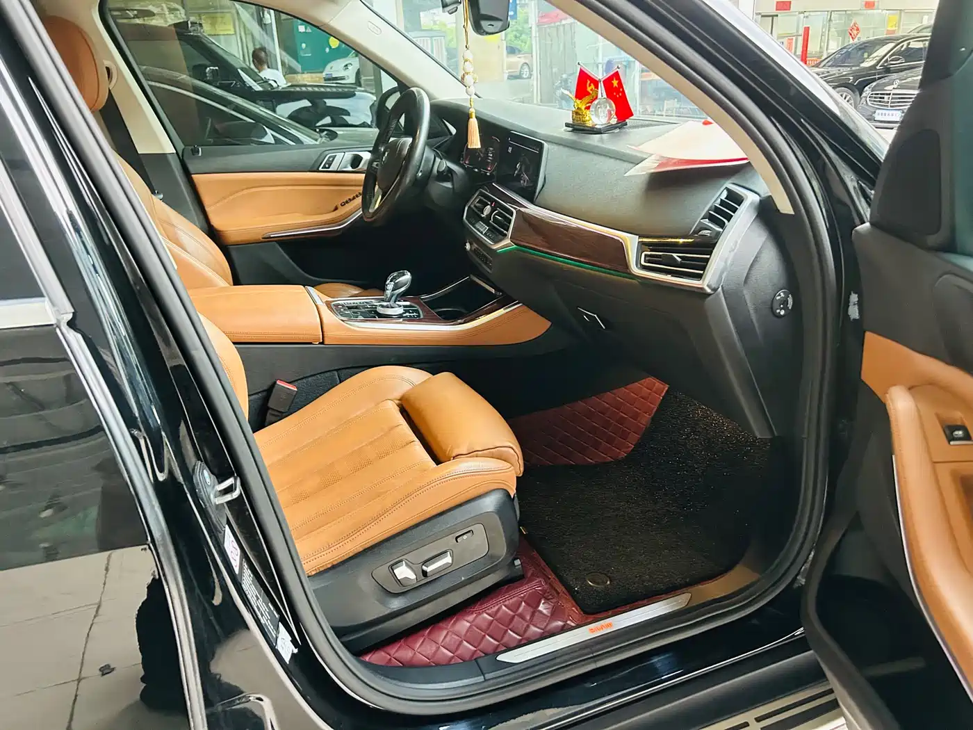 BMW X5 (Import) 2020 xDrive40i M Sport Package фото 10