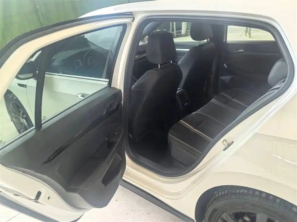Volkswagen Golf 2021 280TSI DSG R-Line фото 8