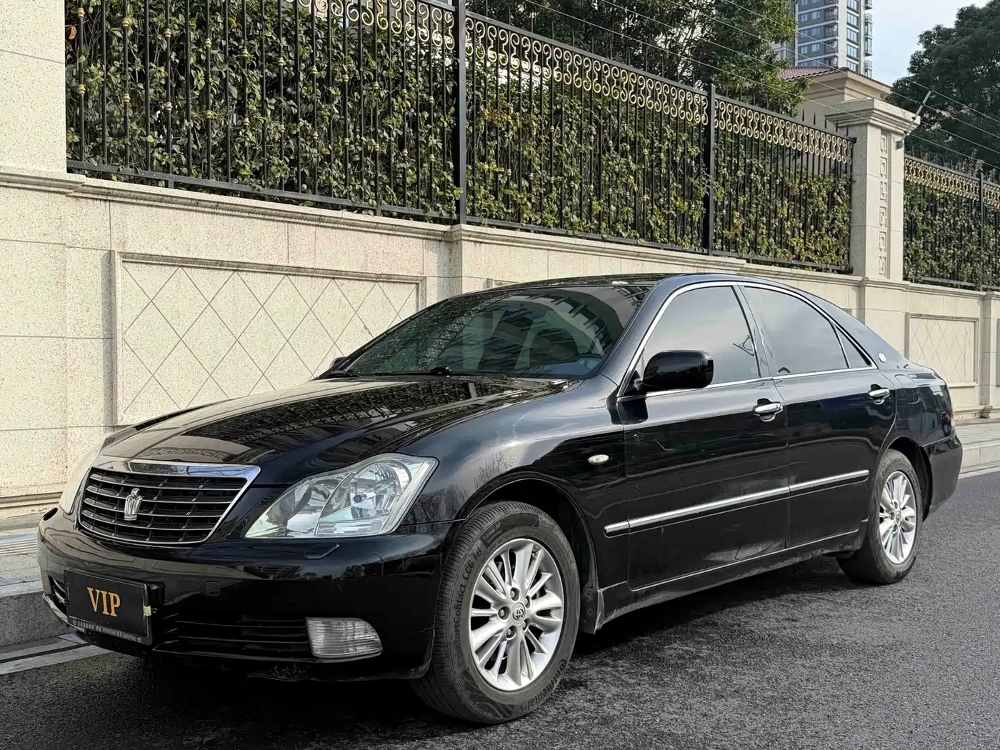 Toyota Crown 2005 Model 3.0L Royal Saloon
