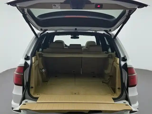 BMW X5 (Import) 2011 xDrive35i Leading Edition — фото 5