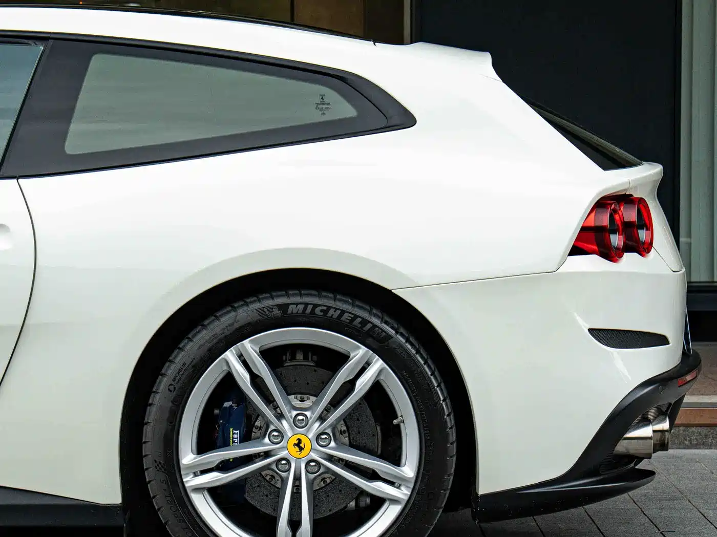 Ferrari GTC4Lusso 2018 2016 6.3L V12
