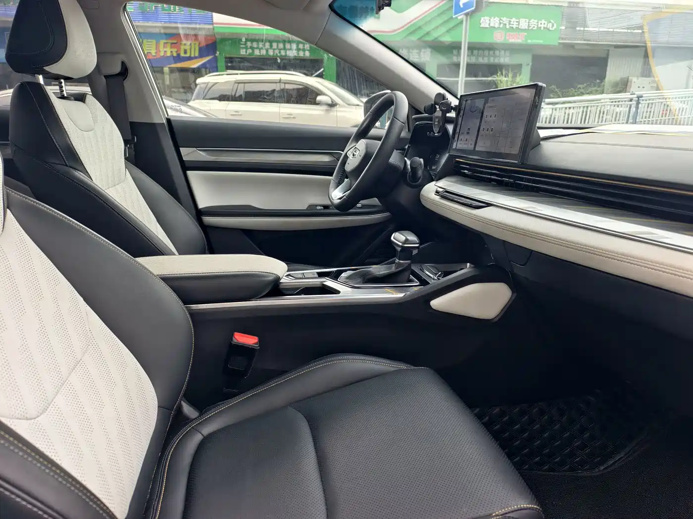 Geely Emgrand L 2023 2022 1.4T CVT Flagship
