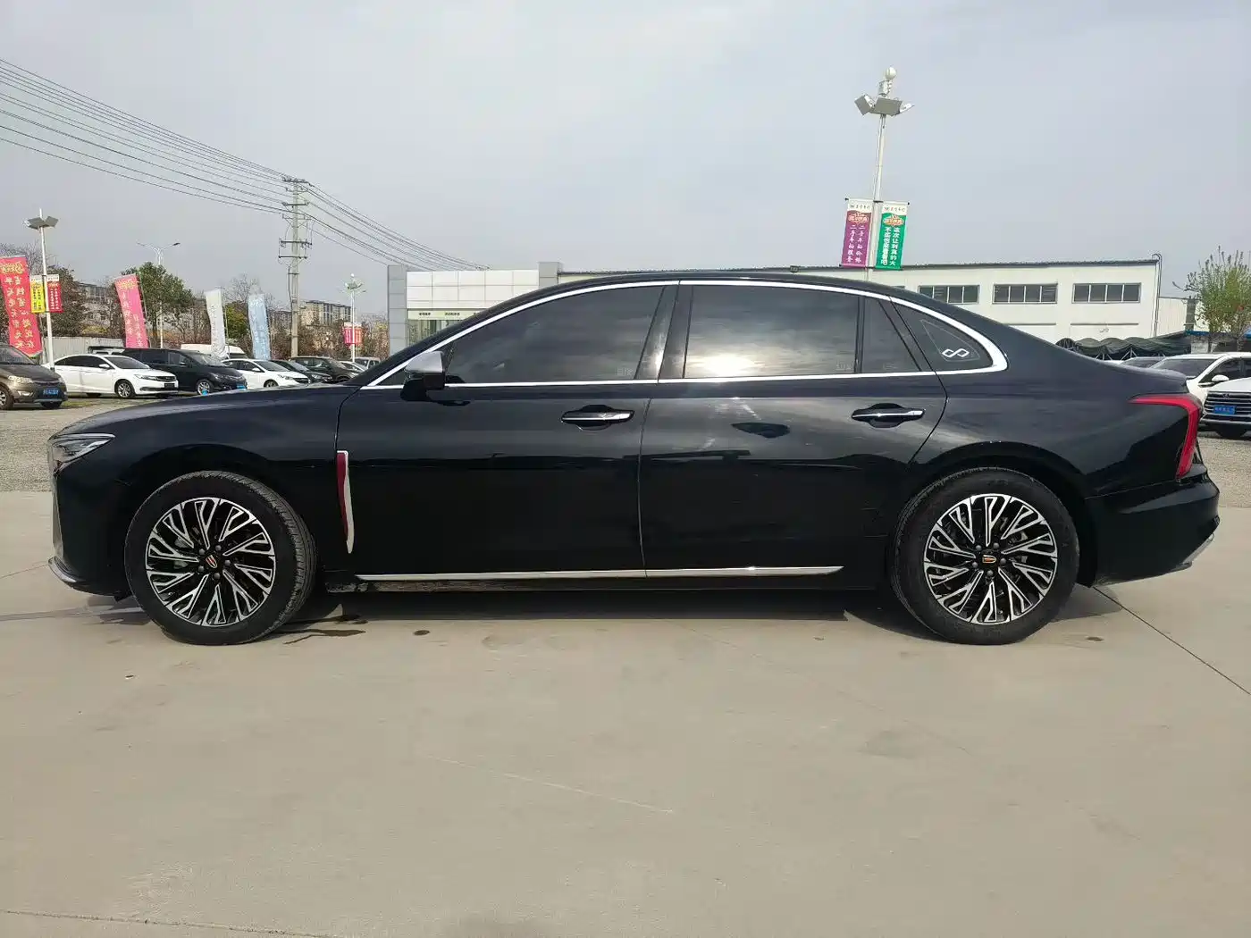 Hongqi H5 2024 2.0T Automatic Smart Connect Flag Smooth Edition фото 2