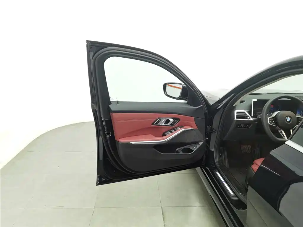 BMW 3 Series 2025 325Li M Sport Package фото 8
