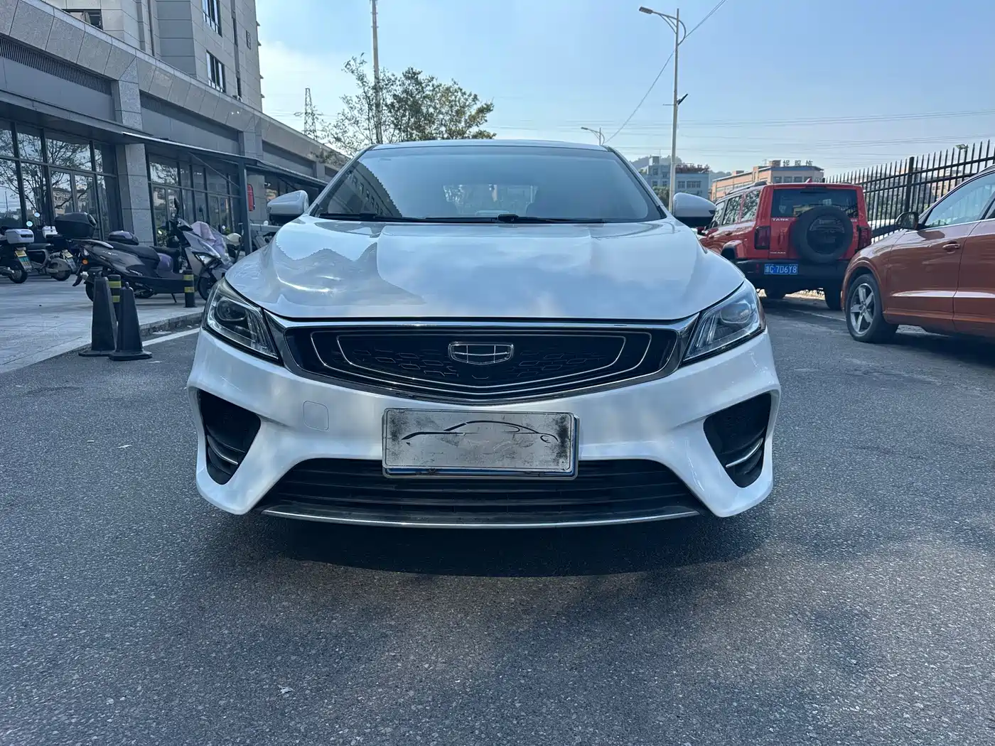Фото 2 - Geely Binrui