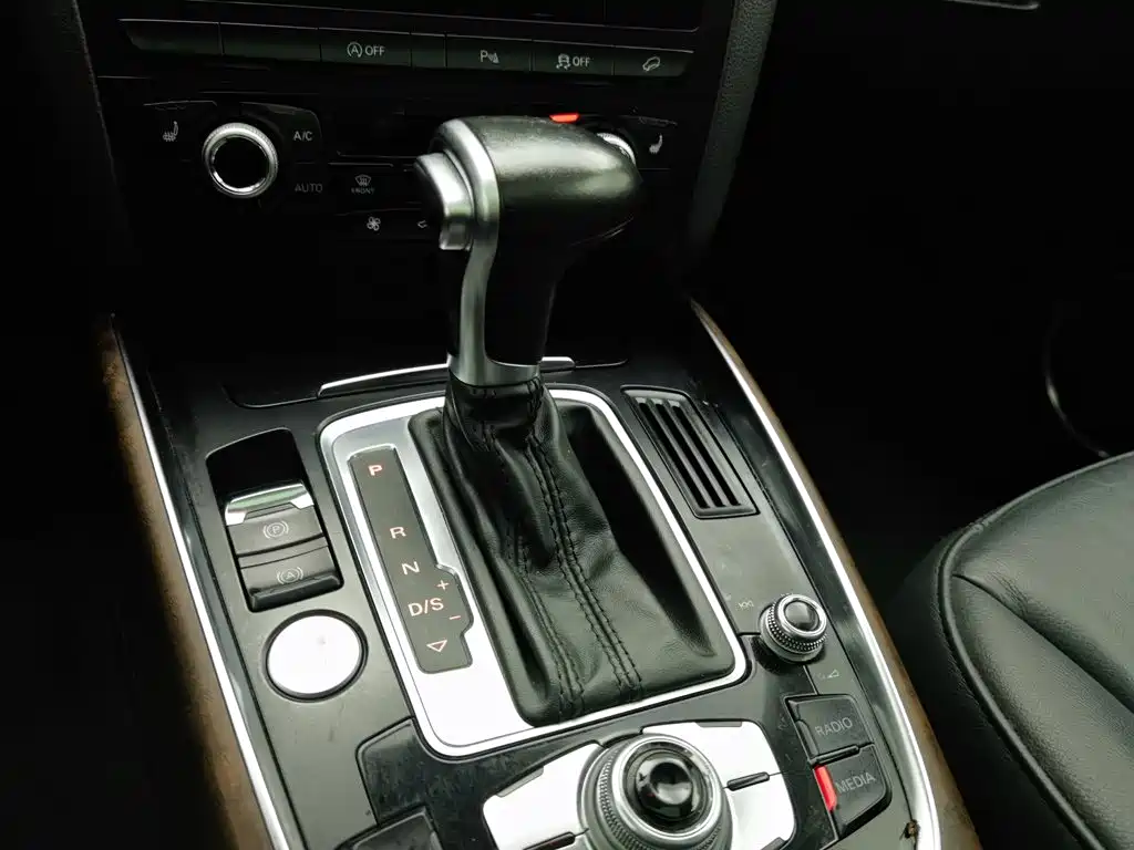 Audi Q5 2018 2017 40 TFSI Comfort