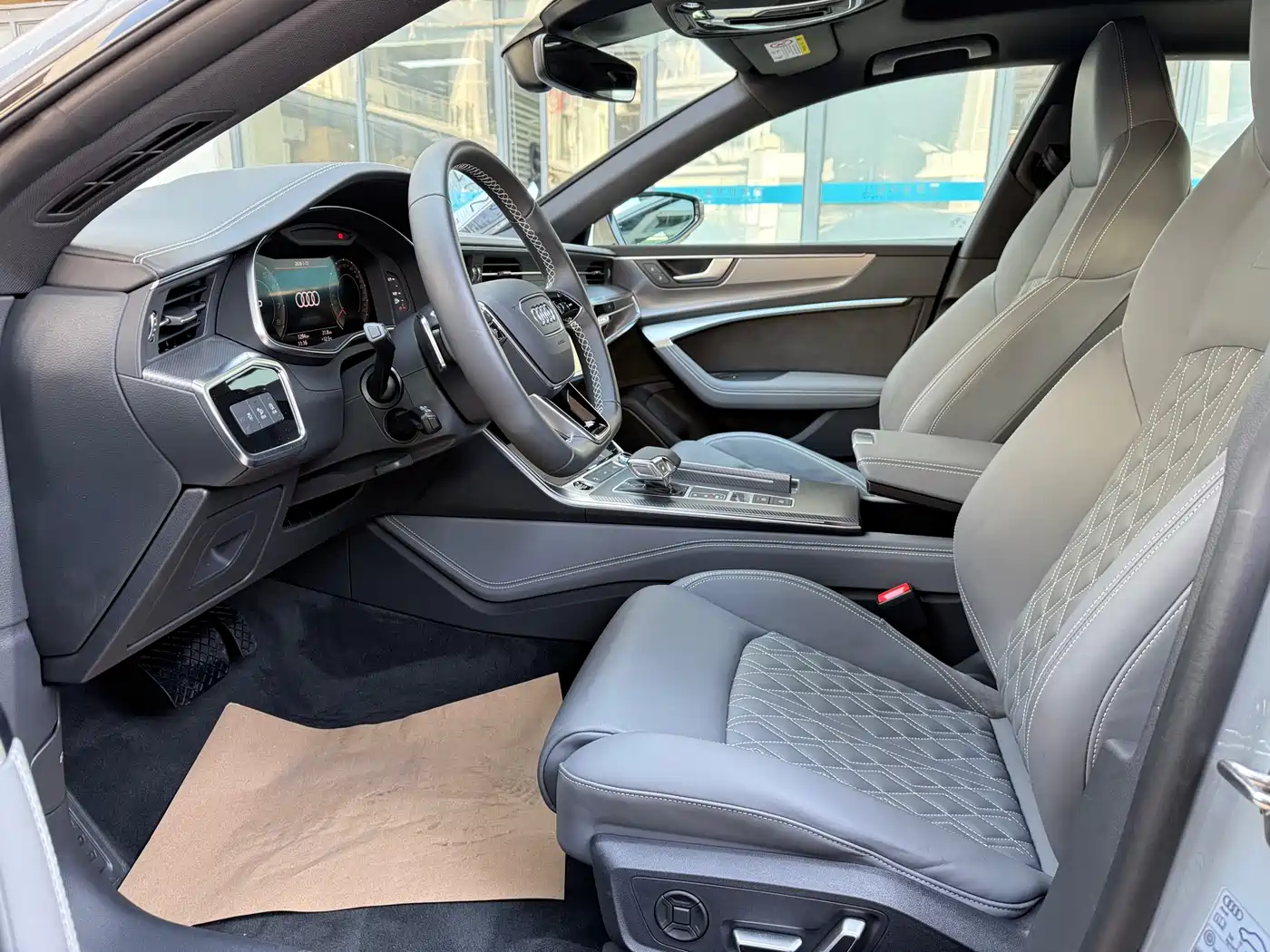 Audi A7L 2024 55 TFSI quattro RS Package Racing Edition фото 7