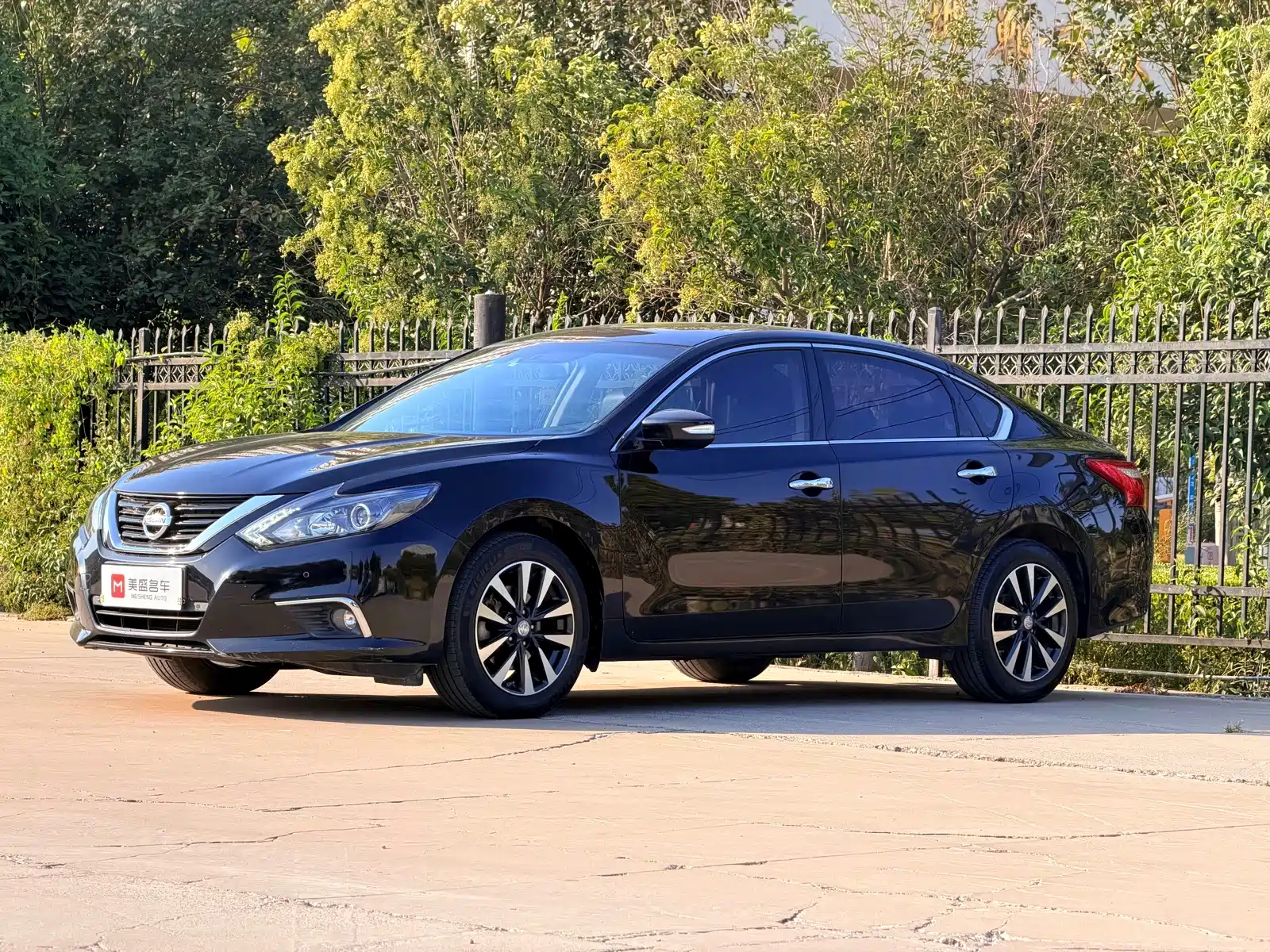 Фото 1 - Nissan Teana