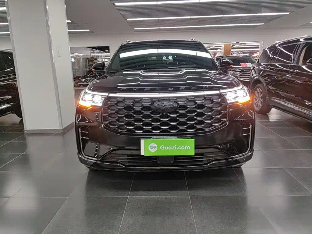 Фото 3 - Ford Explorer