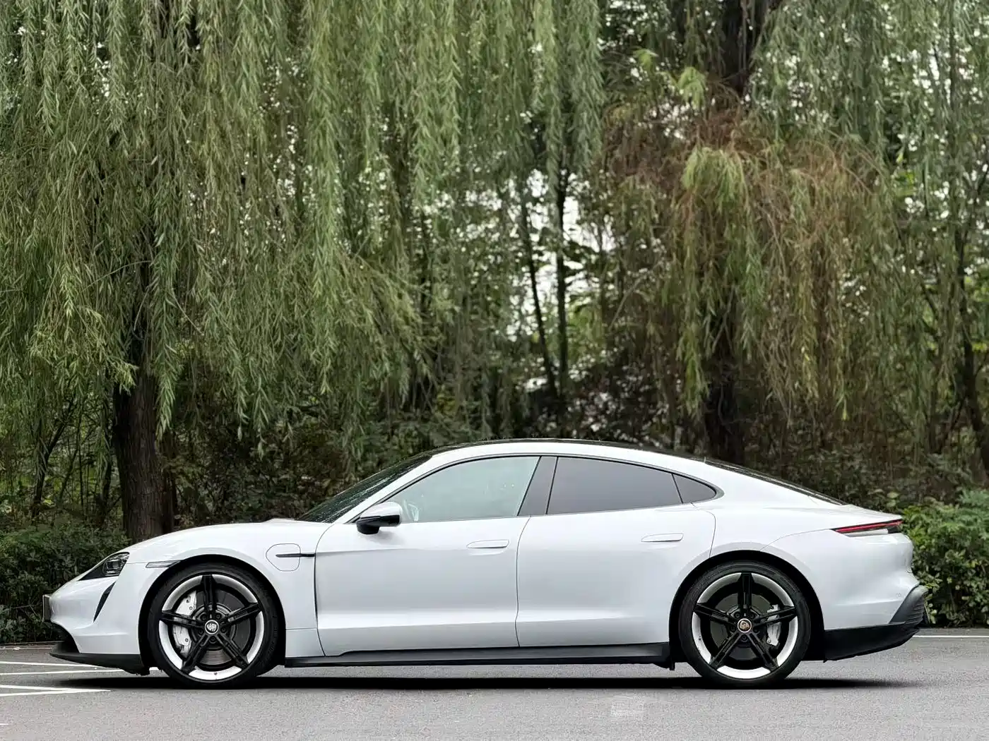 Porsche Taycan 2021 2020 Taycan