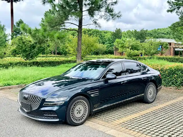 Genesis G80 2.5T, Задний привод, Флагман