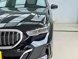 Photo 4 - BMW 5 Series