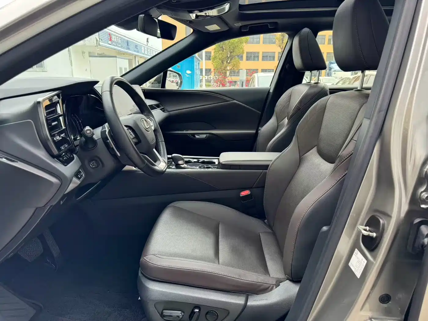 Lexus RX 2023 350h 4WD Pure Edition фото 4